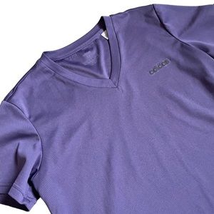 ADIDAS Women’s Climalite V-Neck T-Shirt Size Medium Purple